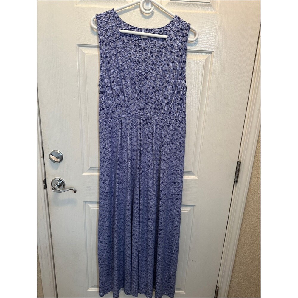 Chico's Blue & White Sleeveless Maxi Dress with Subtle Geo Print Size 2 (12/14)